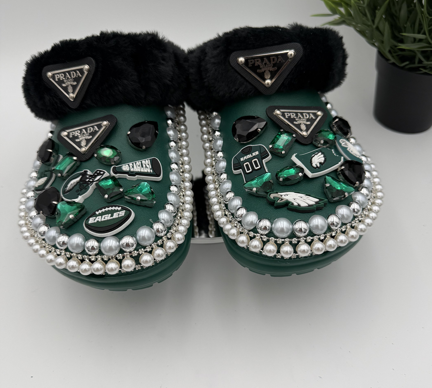 Black-Fur-Eagle-Pearl-Luxury-Clogs