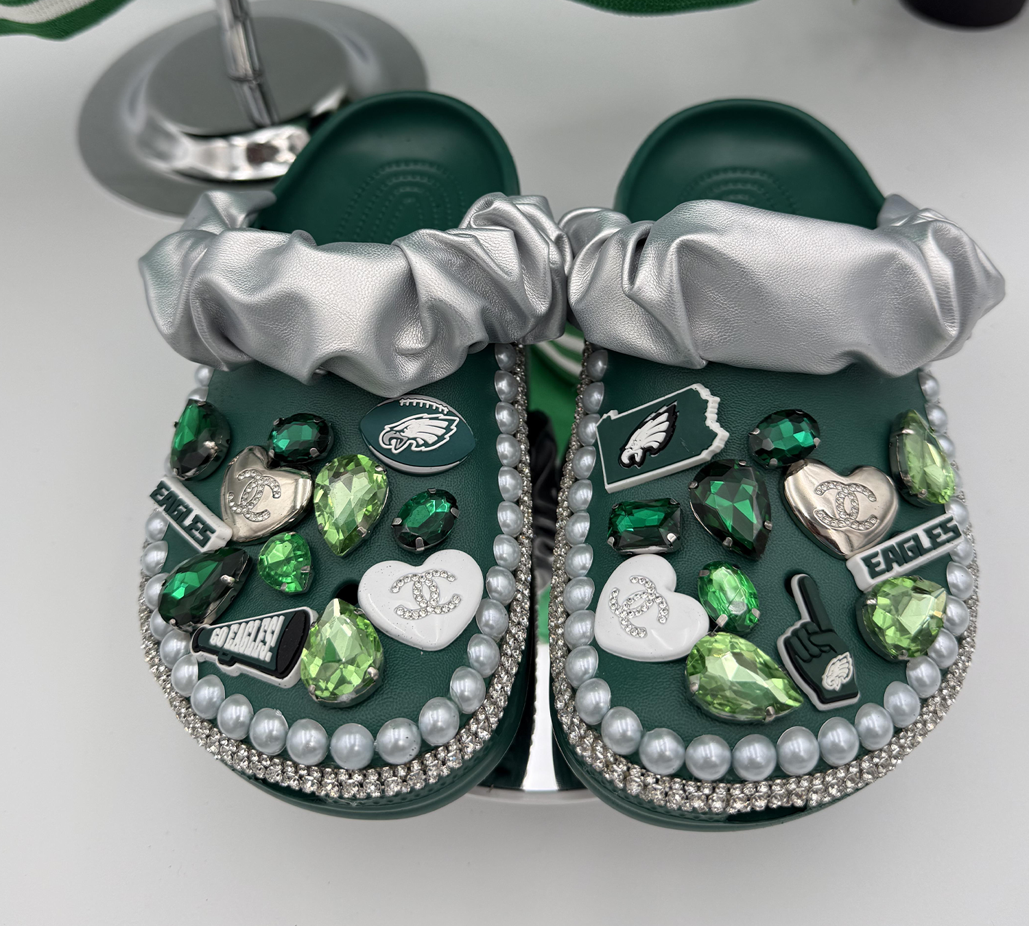 Luxury-Emblem-Eagle-Fan-Footwear