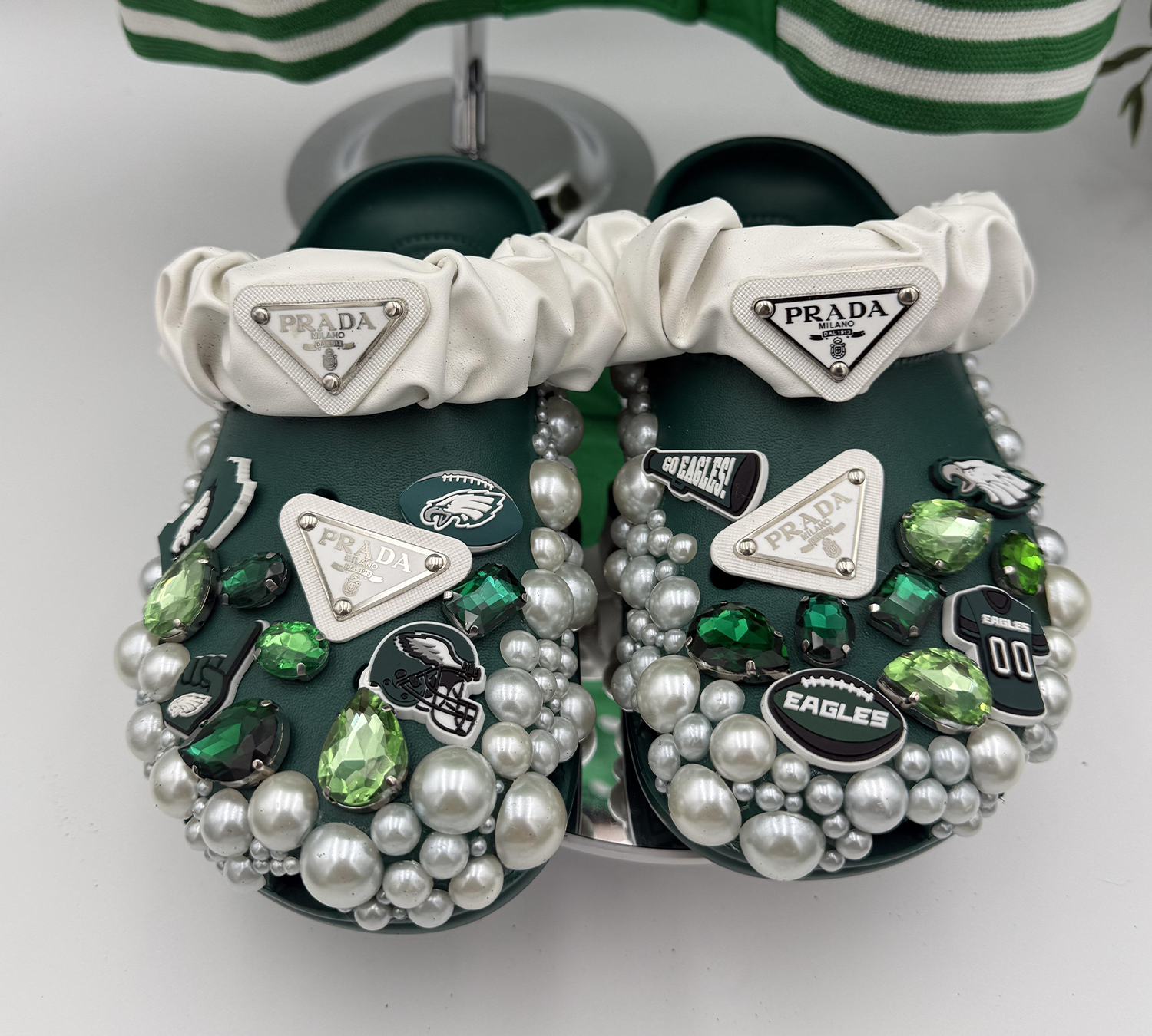 Pearl-Storm-Eagle-Fan-Clog