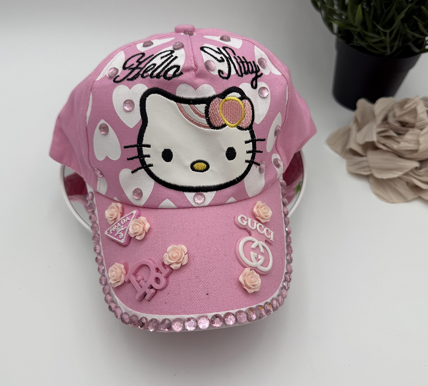 Sparkling-Hello-Kitty-Love-Heart-Cap - SPAFUNPI-008